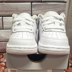 NIKE AIR FORCE 1's...❕️❕️❕️⚪️⬜️⚪️⬜️